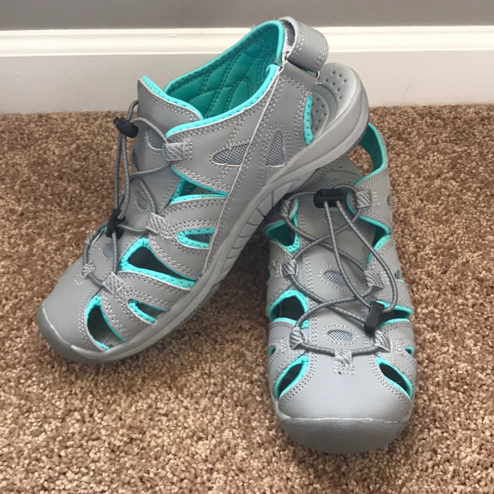 Eddie Bauer water shoes - Picture 2 of 5